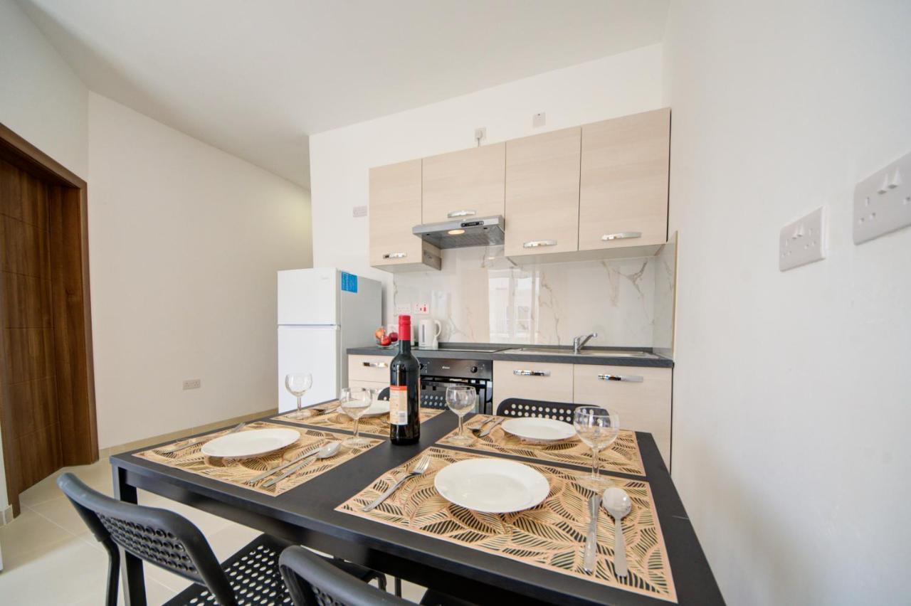 Msida Creek one bedroom Apartment Buitenkant foto