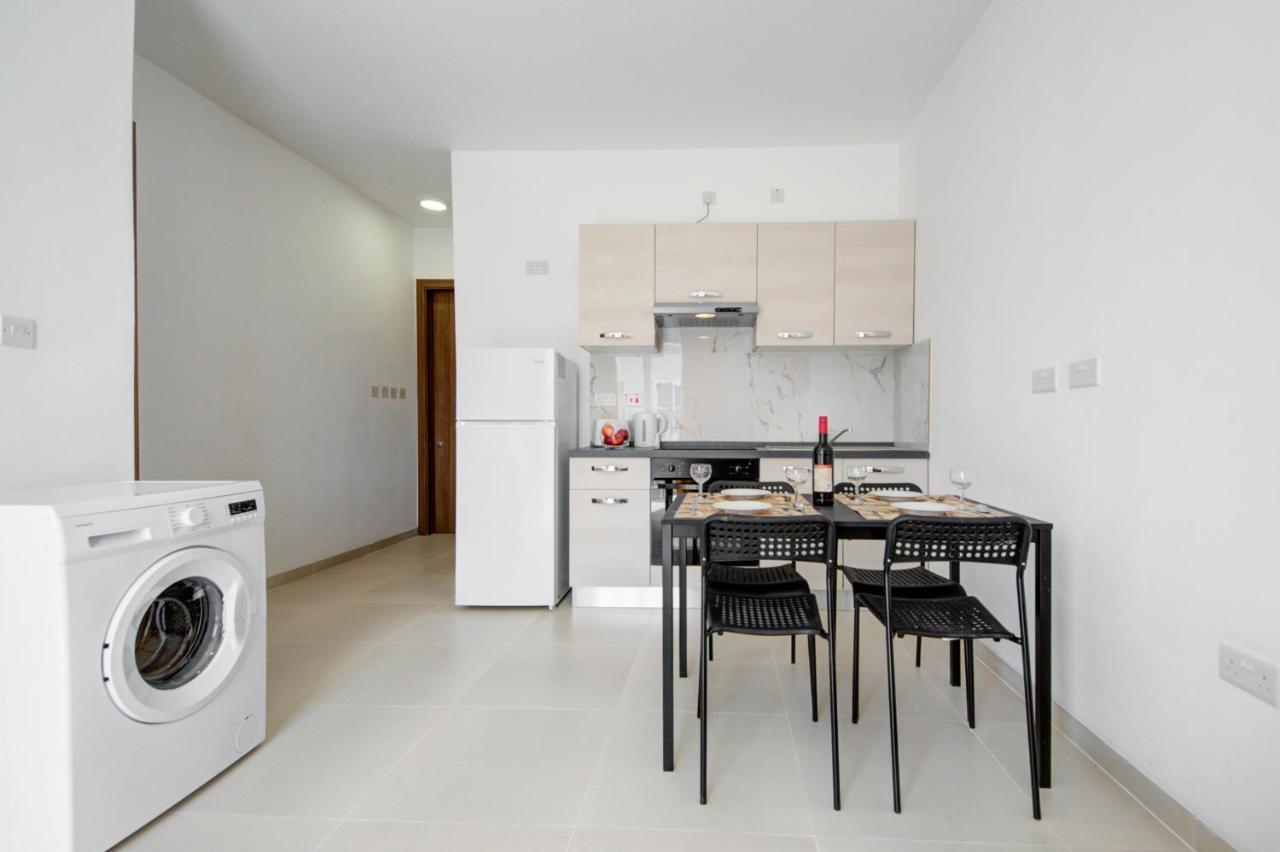 Msida Creek one bedroom Apartment Buitenkant foto