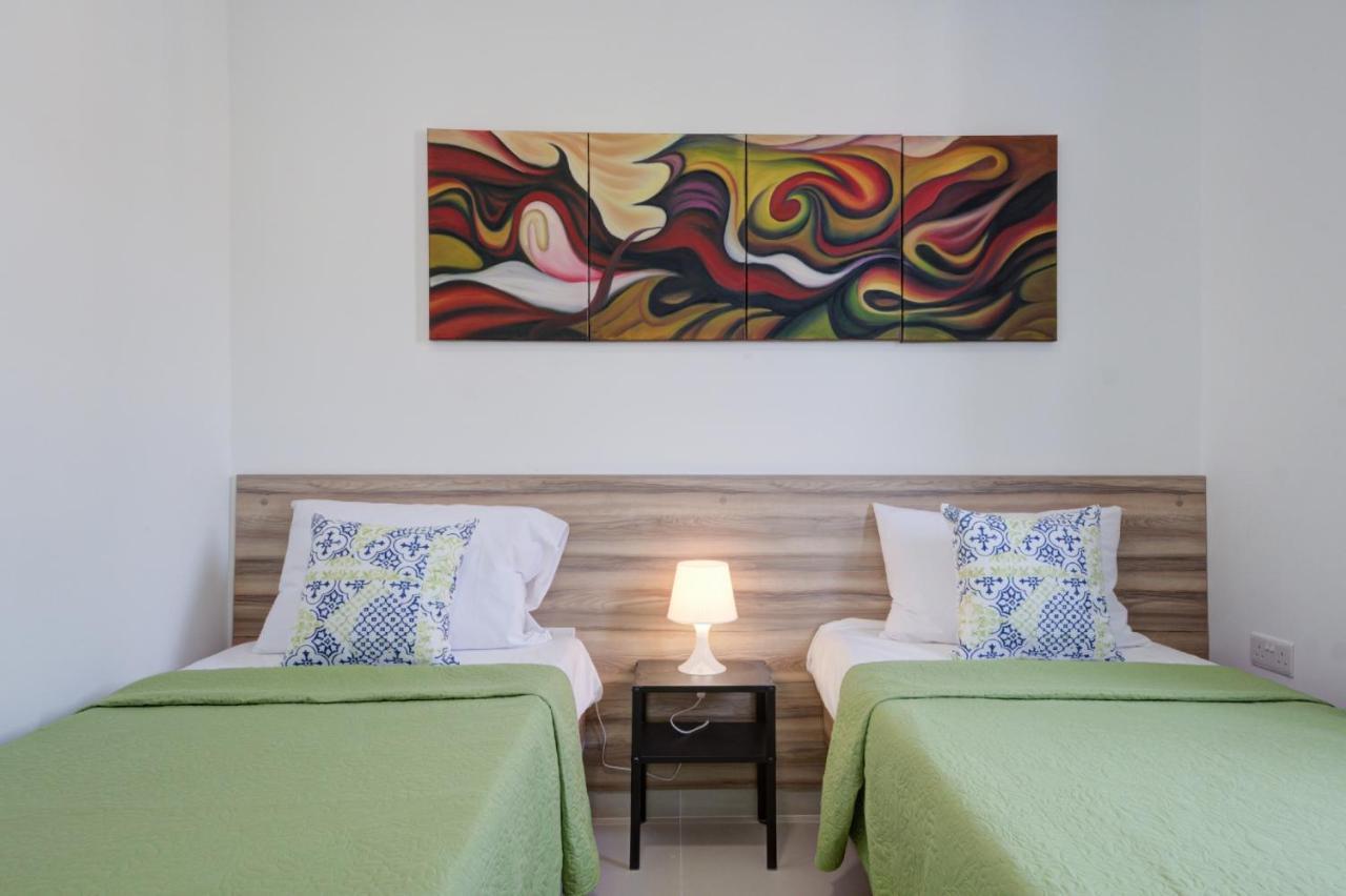 Msida Creek one bedroom Apartment Buitenkant foto