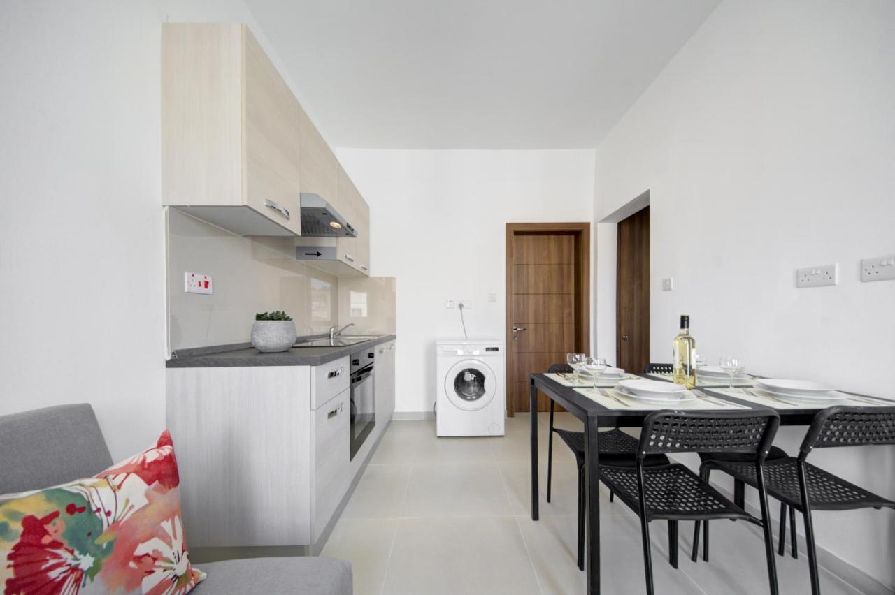 Msida Creek one bedroom Apartment Buitenkant foto