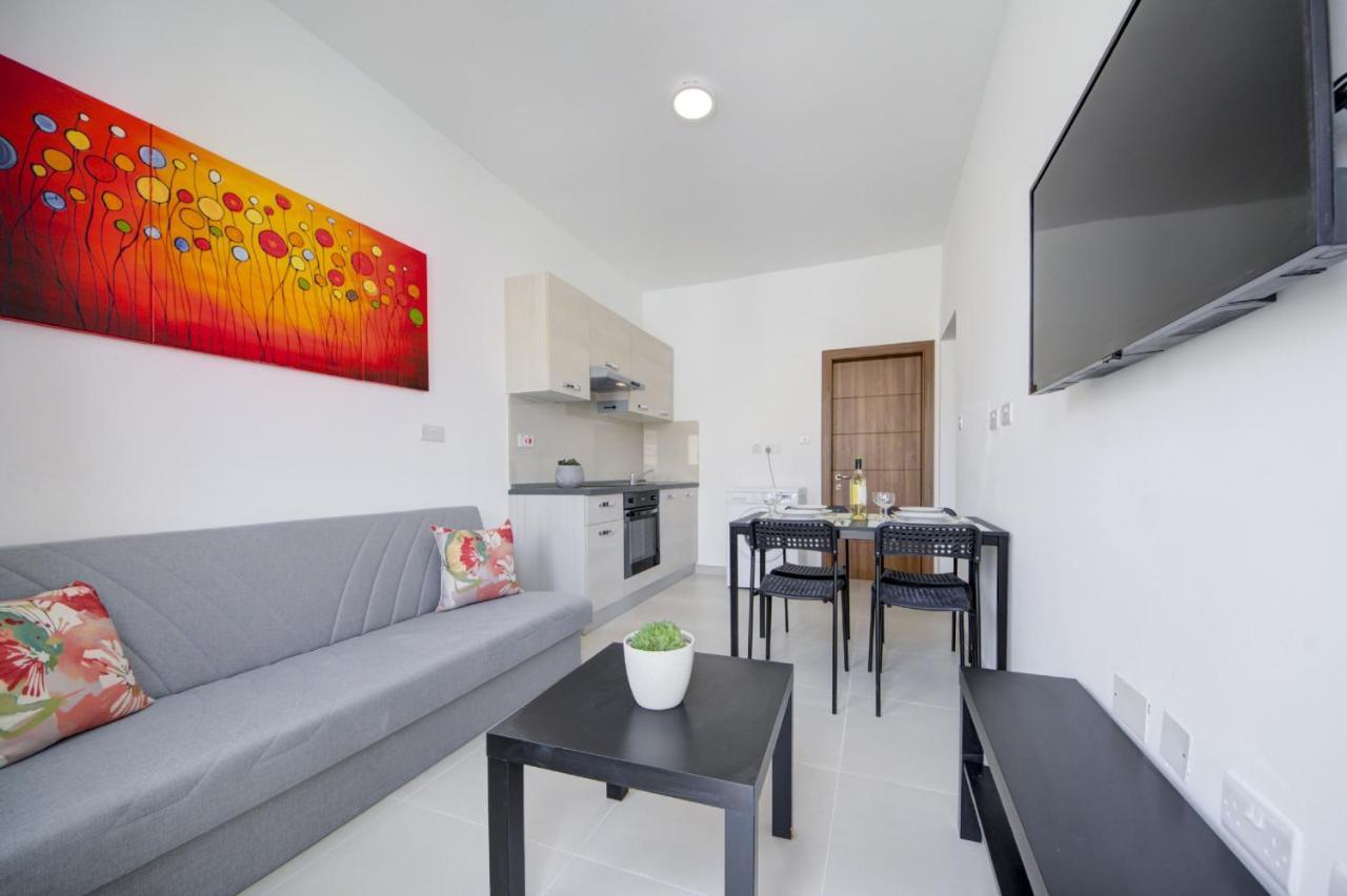 Msida Creek one bedroom Apartment Buitenkant foto