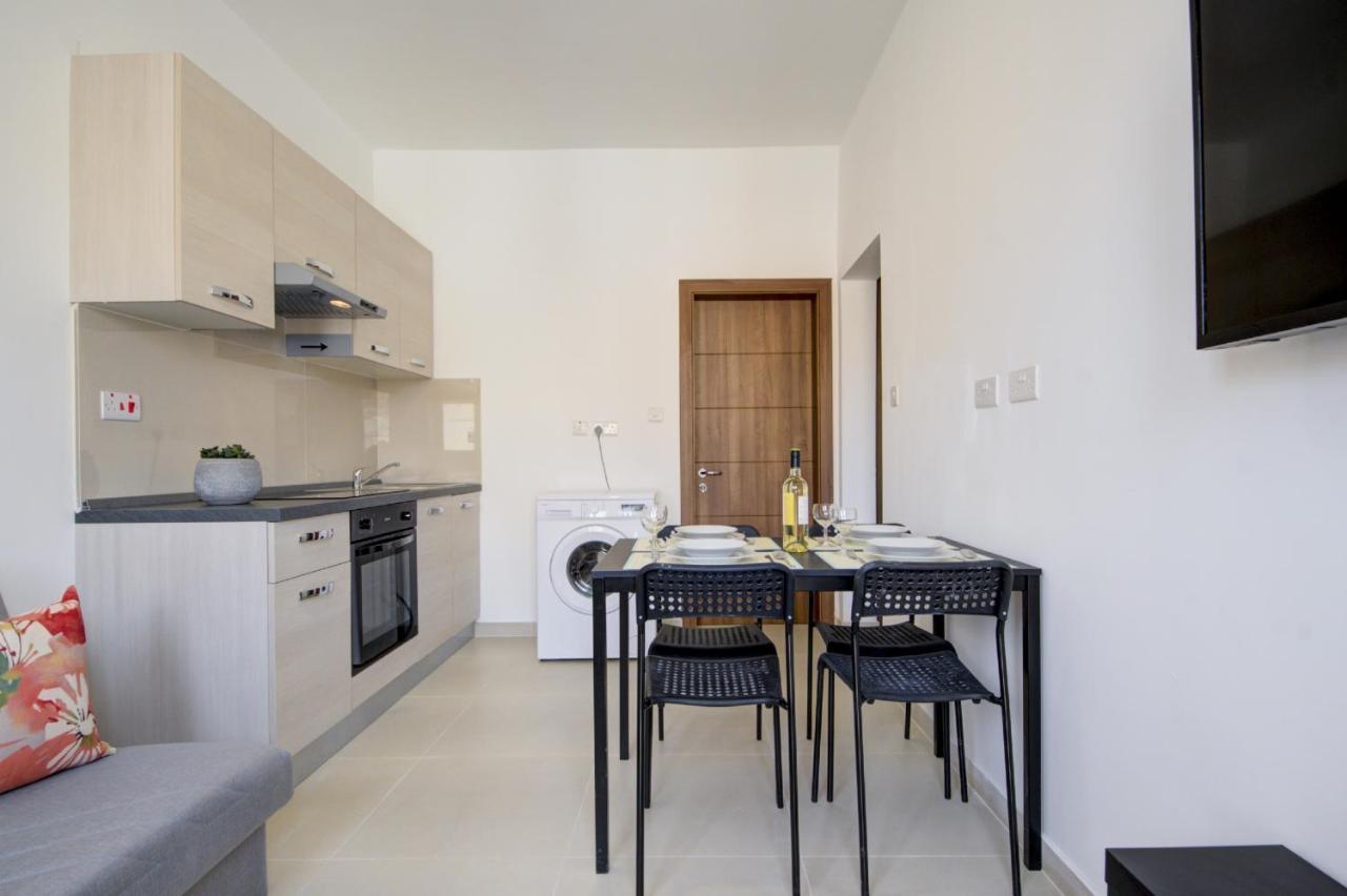 Msida Creek one bedroom Apartment Buitenkant foto