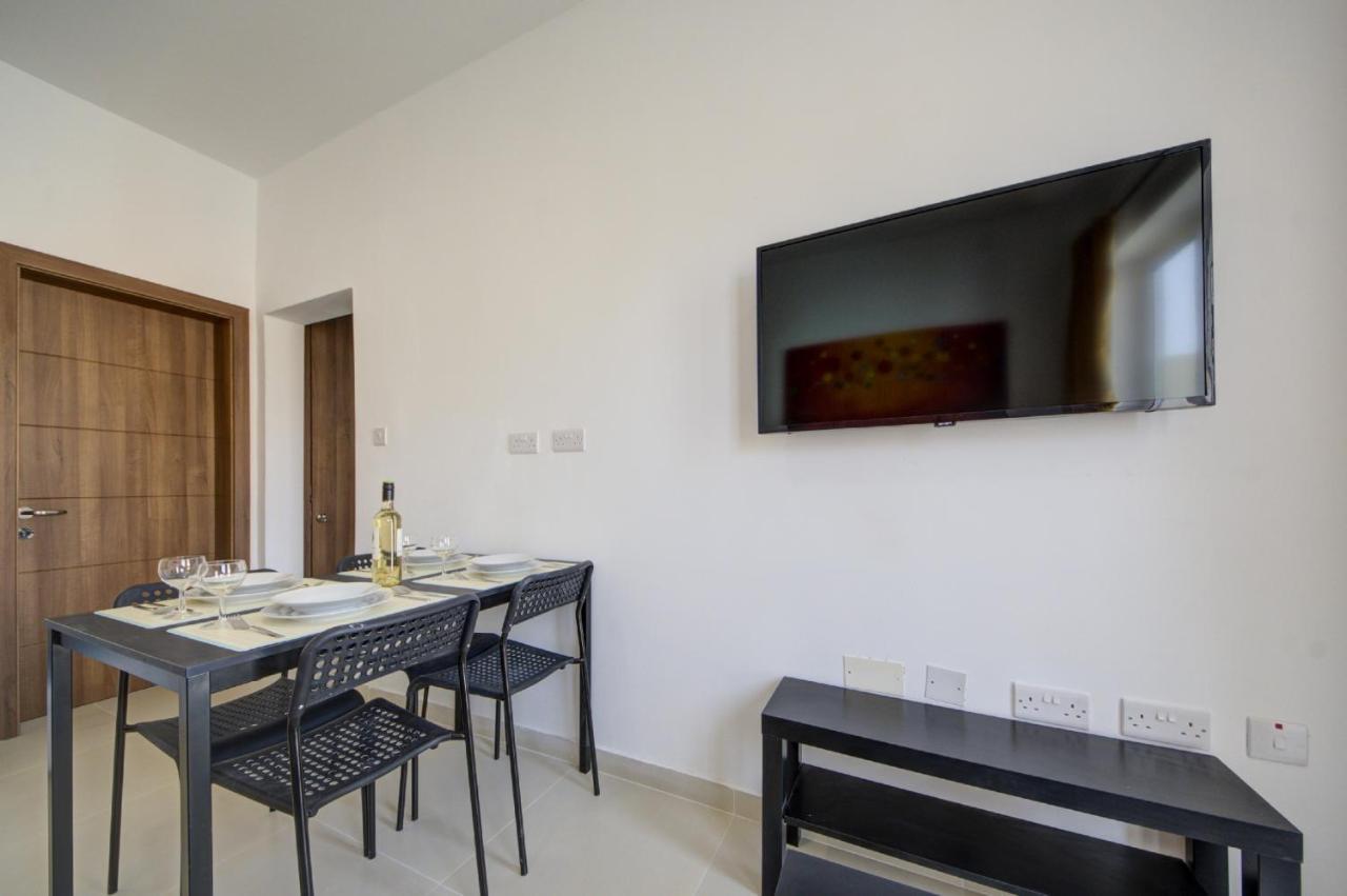 Msida Creek one bedroom Apartment Buitenkant foto