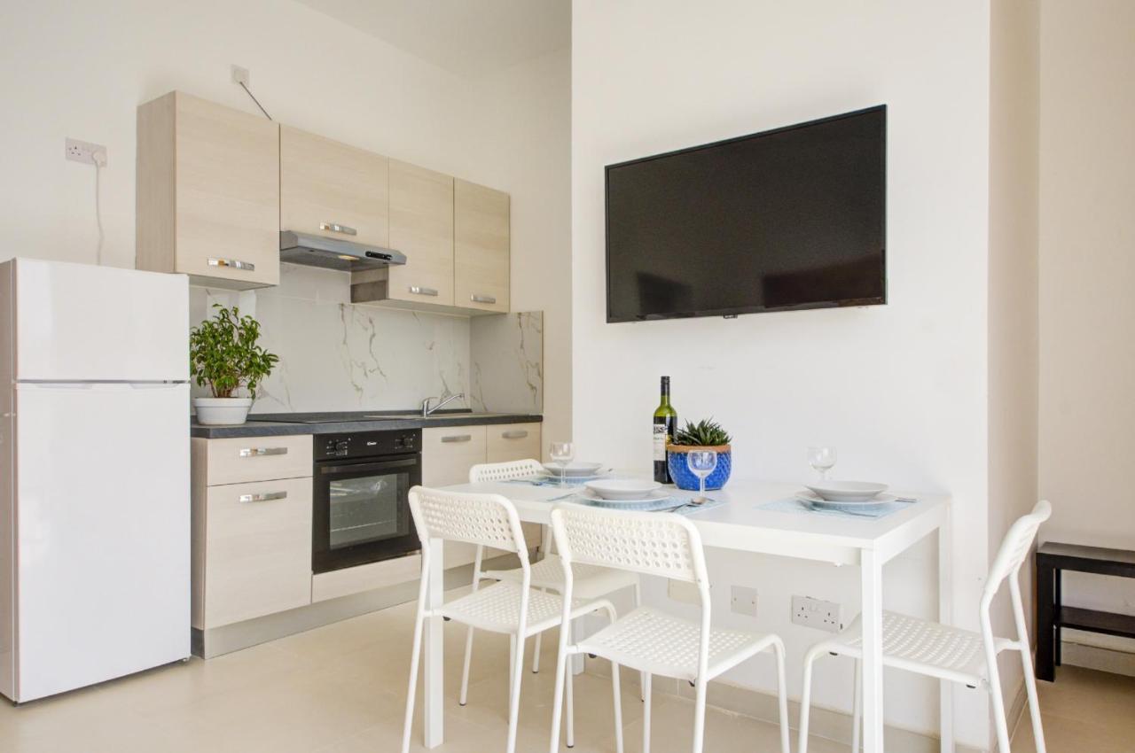 Msida Creek one bedroom Apartment Buitenkant foto